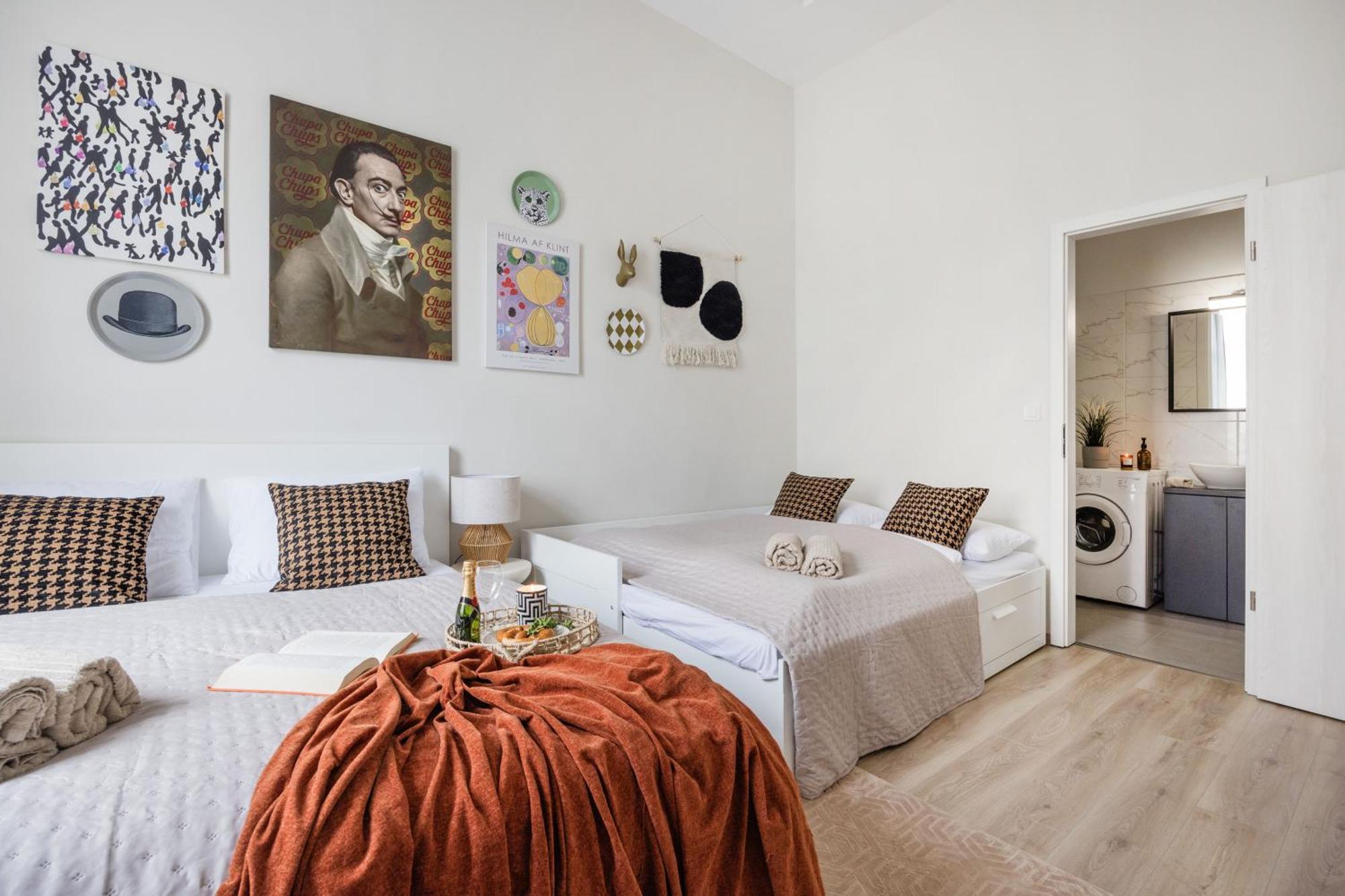 Central Budapest Oasis - Modern Charm, Timeless Comfort المظهر الخارجي الصورة