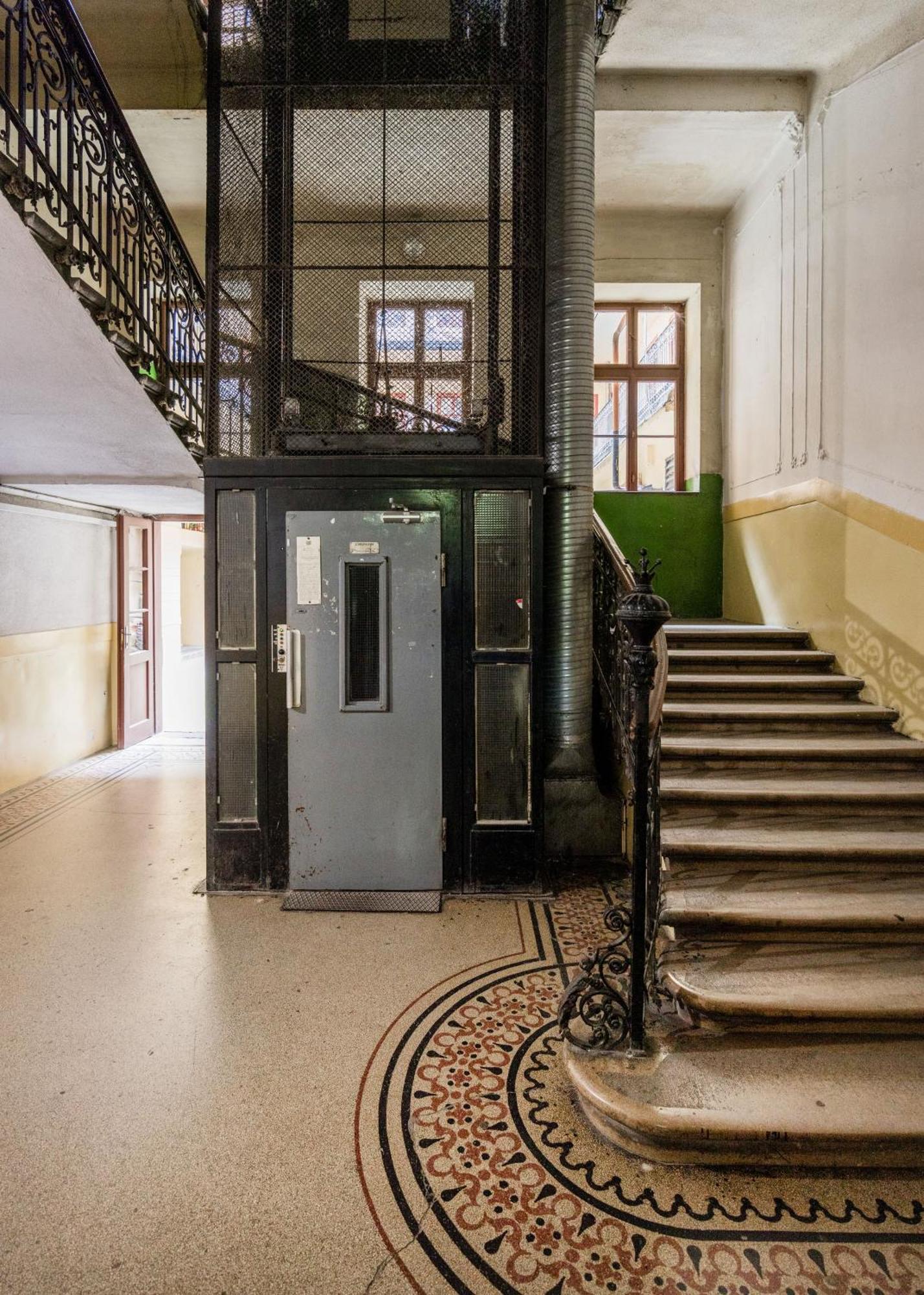 Central Budapest Oasis - Modern Charm, Timeless Comfort المظهر الخارجي الصورة