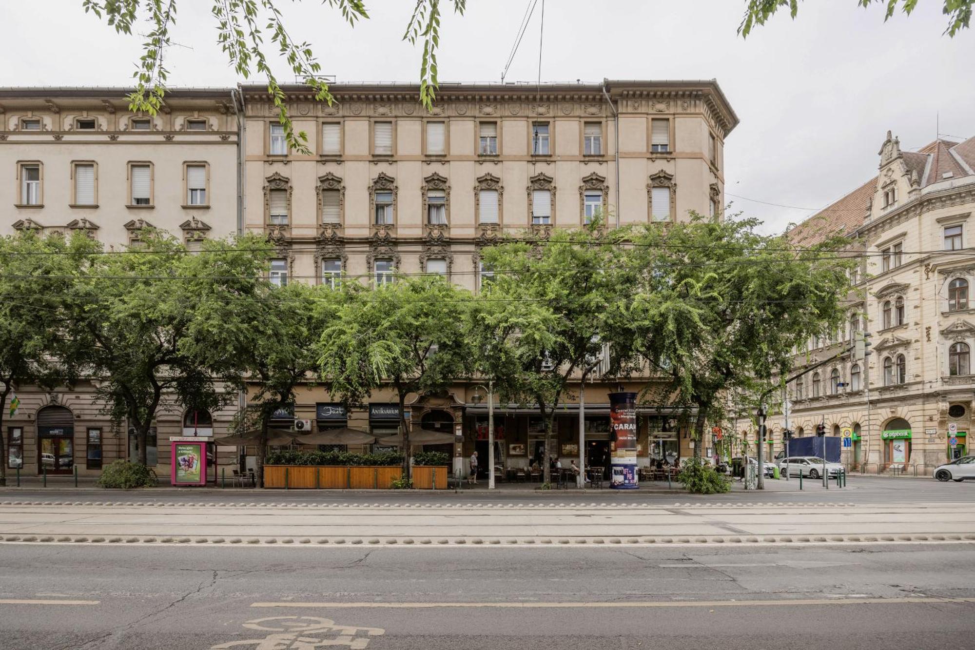 Central Budapest Oasis - Modern Charm, Timeless Comfort المظهر الخارجي الصورة