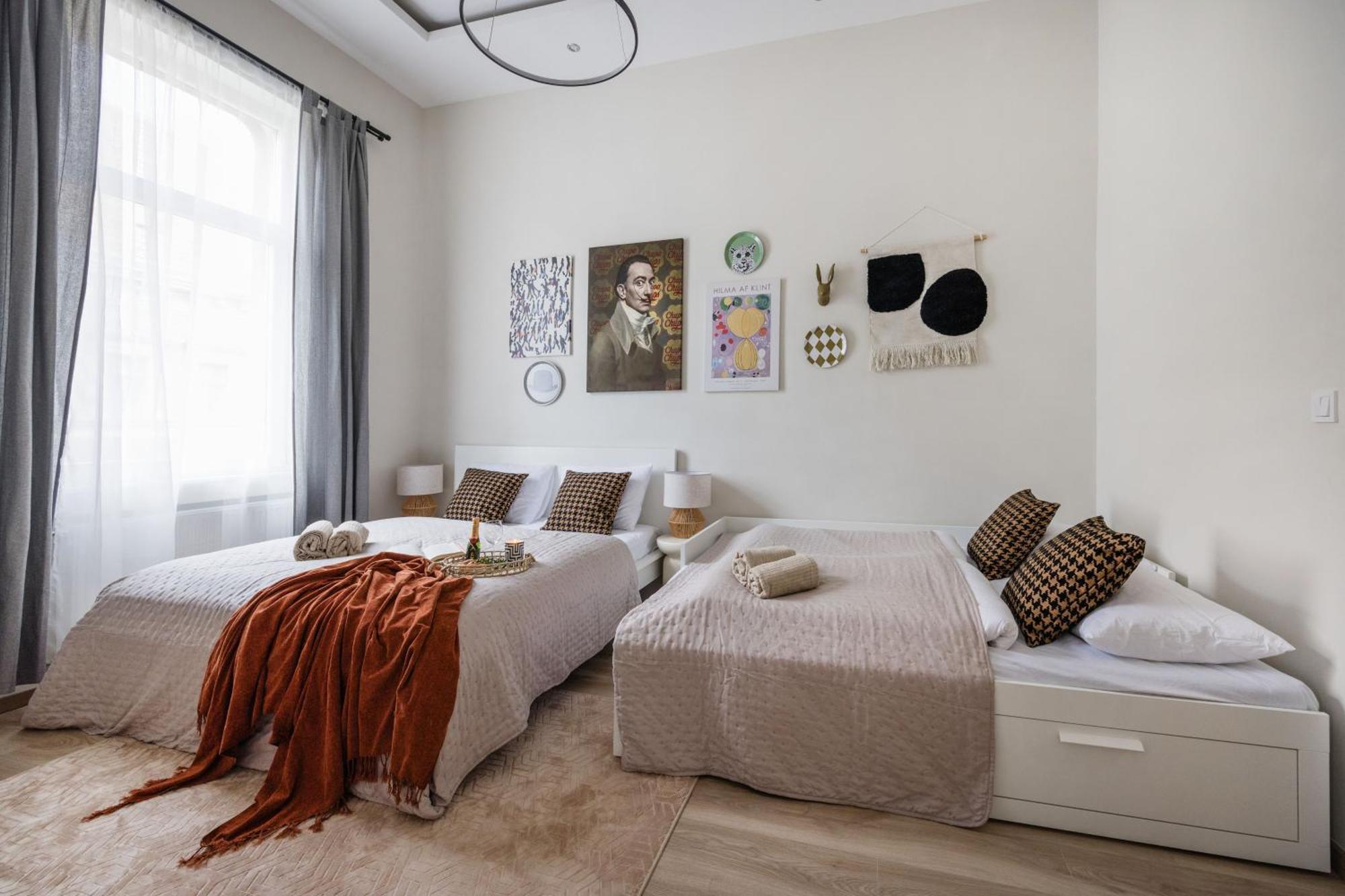 Central Budapest Oasis - Modern Charm, Timeless Comfort المظهر الخارجي الصورة